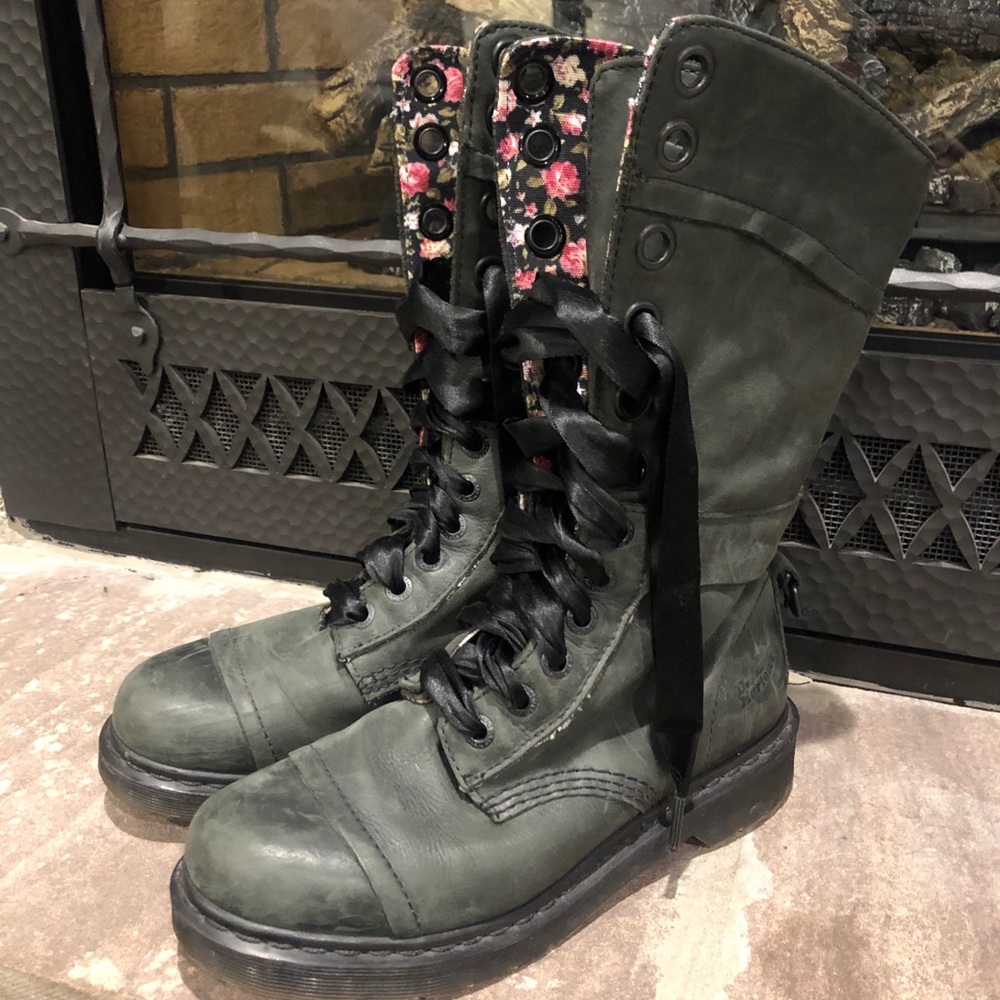 Dr Marten triumph boot